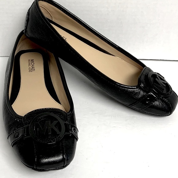 Michael Kors Shoes - 🌺 MICHAEL KORS BLACK LEATHER MOCCASIN FLATS